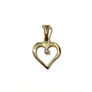 10K Gold Diamond Heart Pendant